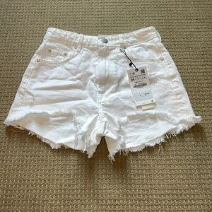 NWT Zara White Mid-rise Jean Shorts